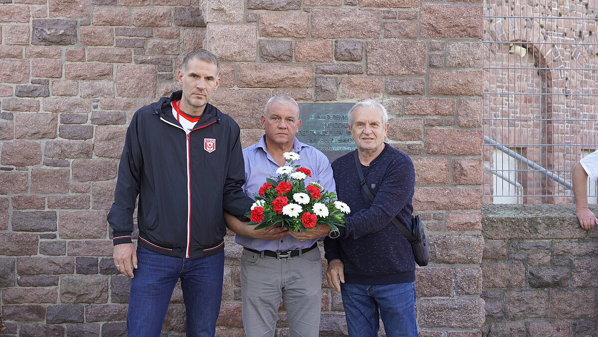 HFC REMEMBERS THE VICTIMS OF THE PARATROOSIS